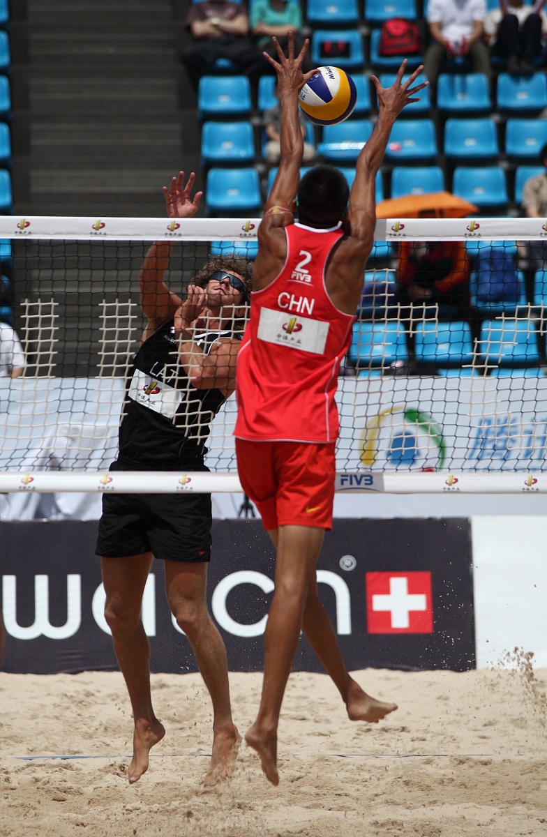 关于球员身手矫健，赛场上疾如闪电的信息