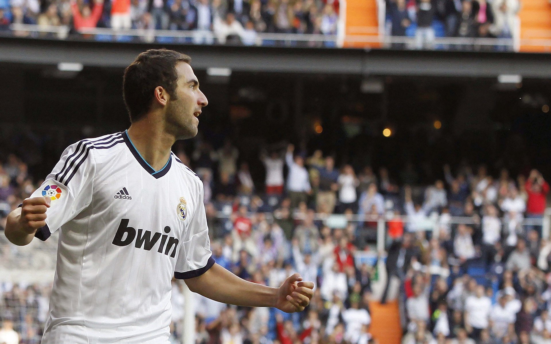 欧冠半决赛之夜，布克舞台越大越强